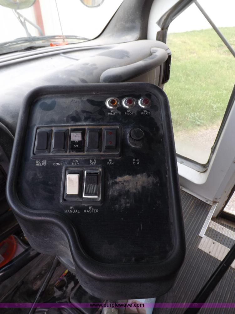 image for item H1849 2002 Chevrolet Express G3500 bus