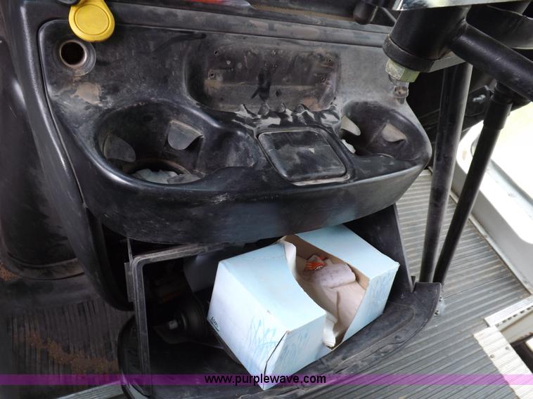 image for item H1849 2002 Chevrolet Express G3500 bus