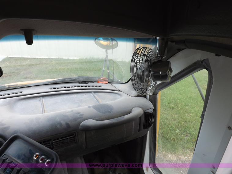 image for item H1849 2002 Chevrolet Express G3500 bus