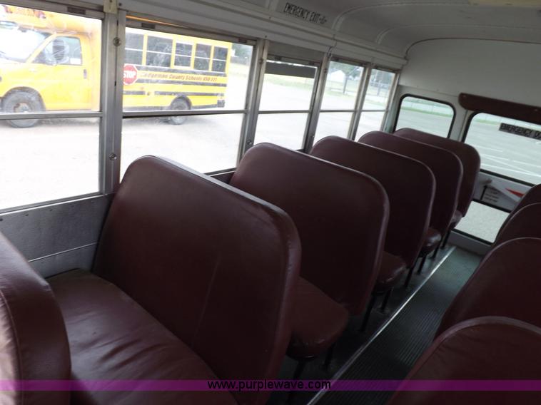 image for item H1849 2002 Chevrolet Express G3500 bus