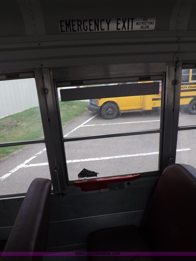 image for item H1849 2002 Chevrolet Express G3500 bus