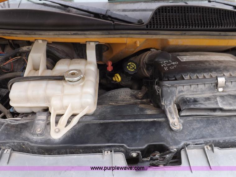 image for item H1849 2002 Chevrolet Express G3500 bus