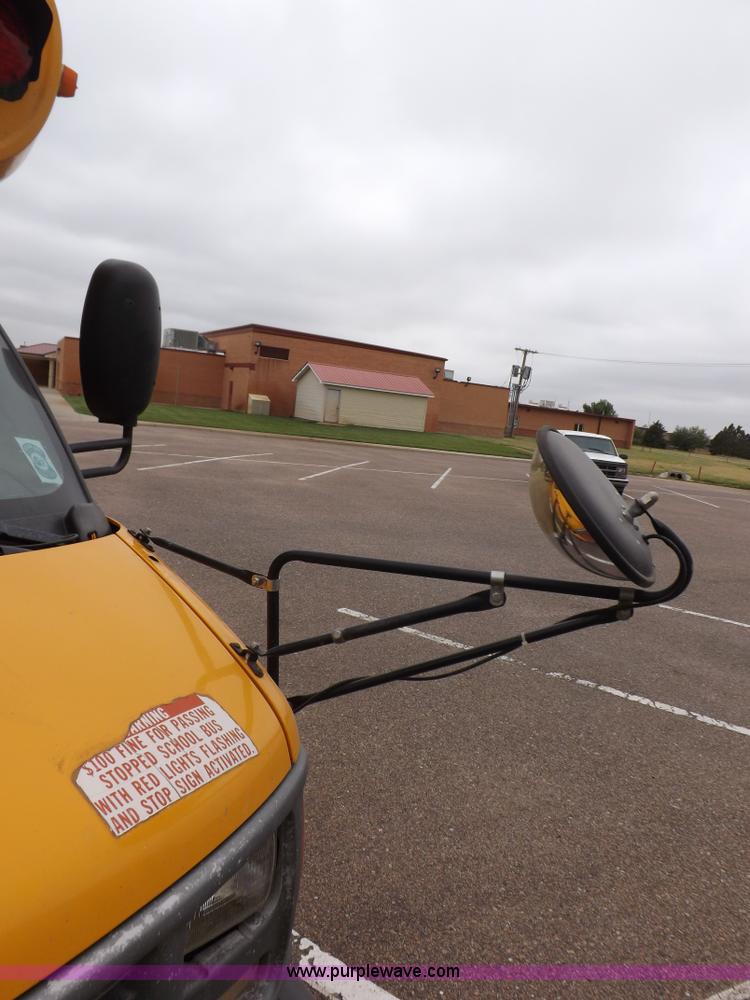 image for item H1849 2002 Chevrolet Express G3500 bus