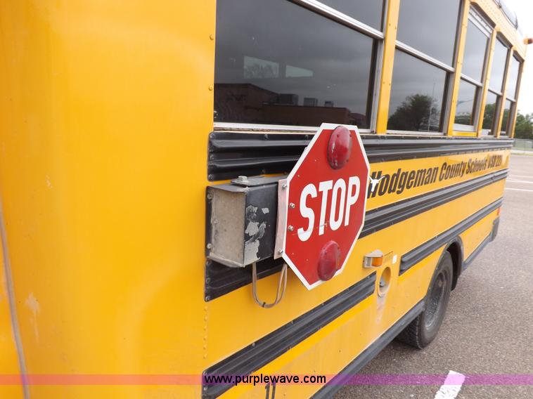 image for item H1849 2002 Chevrolet Express G3500 bus