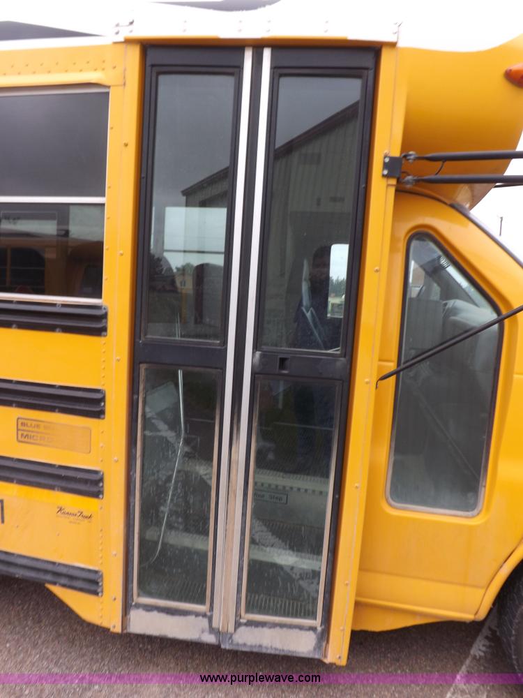 image for item H1849 2002 Chevrolet Express G3500 bus