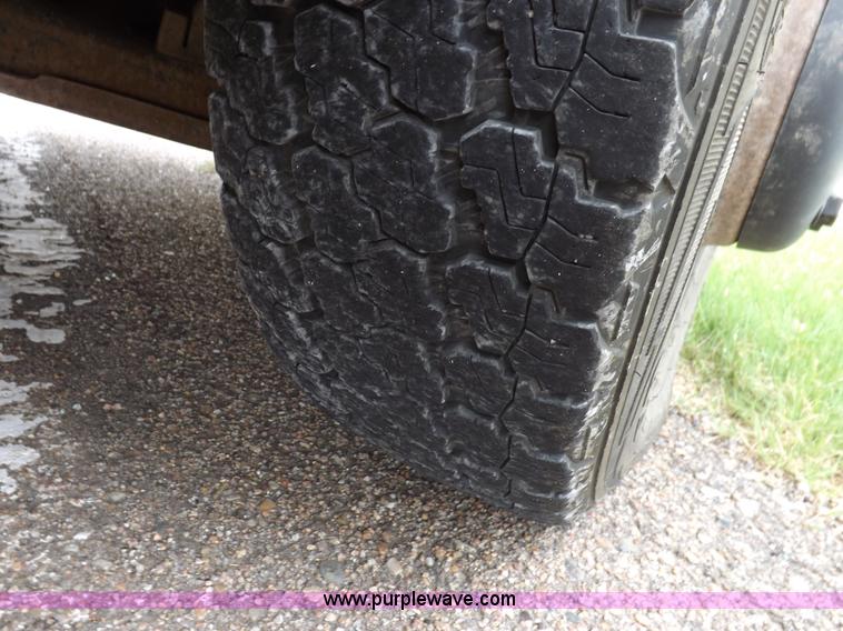 image for item H1849 2002 Chevrolet Express G3500 bus