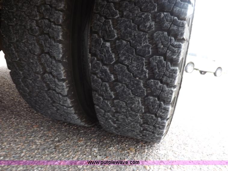 image for item H1849 2002 Chevrolet Express G3500 bus