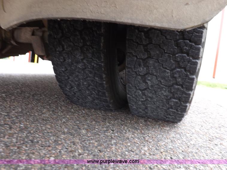 image for item H1849 2002 Chevrolet Express G3500 bus