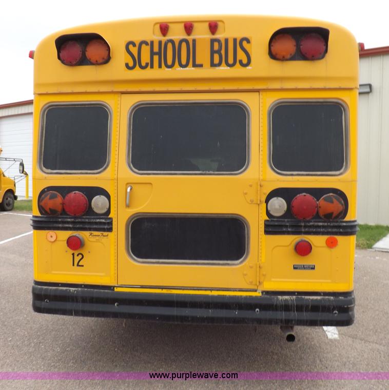 image for item H1850 2005 Chevrolet Express G3500 bus