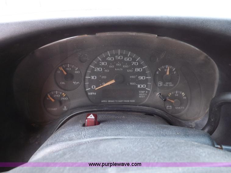 image for item H1850 2005 Chevrolet Express G3500 bus