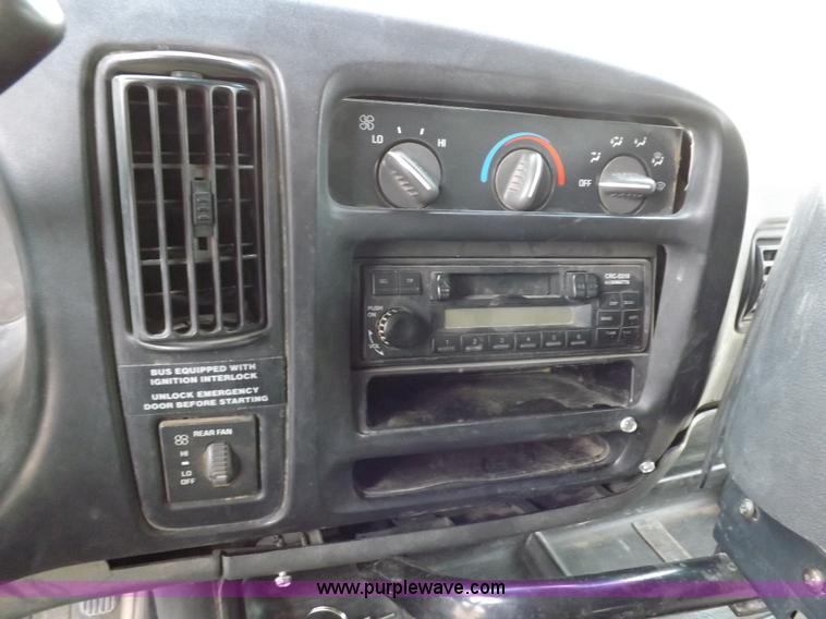 image for item H1850 2005 Chevrolet Express G3500 bus