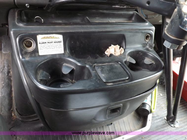 image for item H1850 2005 Chevrolet Express G3500 bus