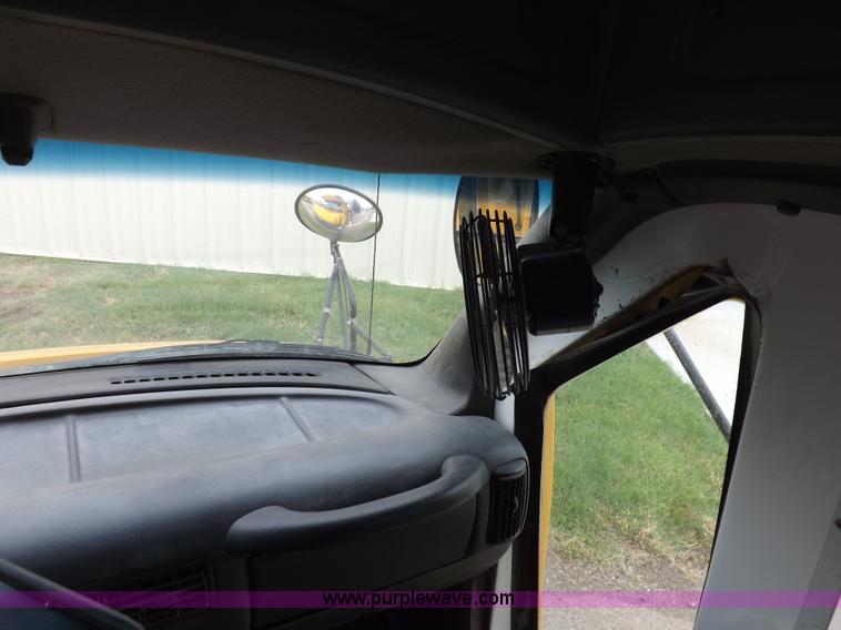 image for item H1850 2005 Chevrolet Express G3500 bus