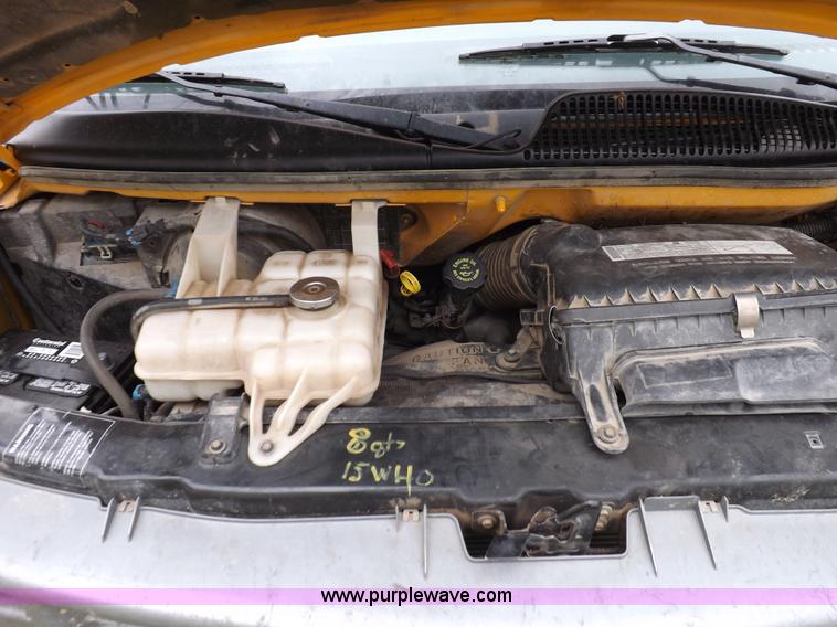 image for item H1850 2005 Chevrolet Express G3500 bus