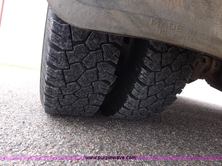 image for item H1850 2005 Chevrolet Express G3500 bus