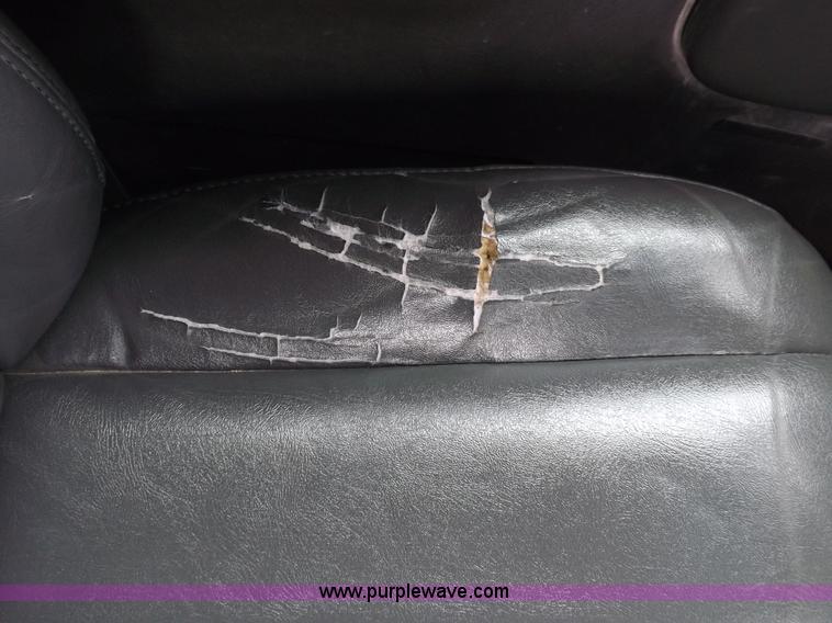 image for item H1850 2005 Chevrolet Express G3500 bus