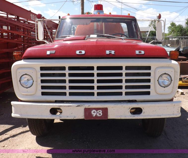 image for item H1869 1974 Ford F750 brush fire truck