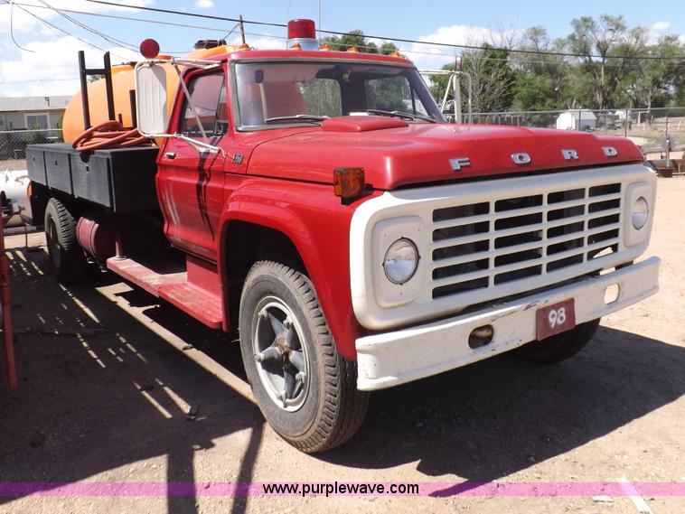 image for item H1869 1974 Ford F750 brush fire truck
