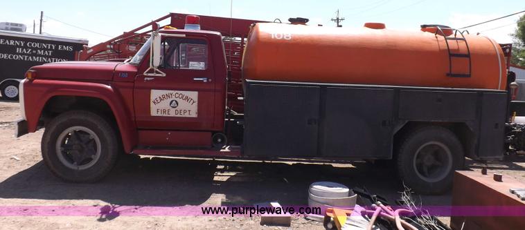 image for item H1869 1974 Ford F750 brush fire truck