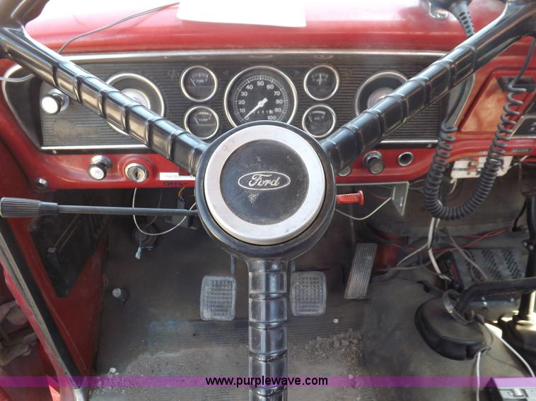 image for item H1869 1974 Ford F750 brush fire truck