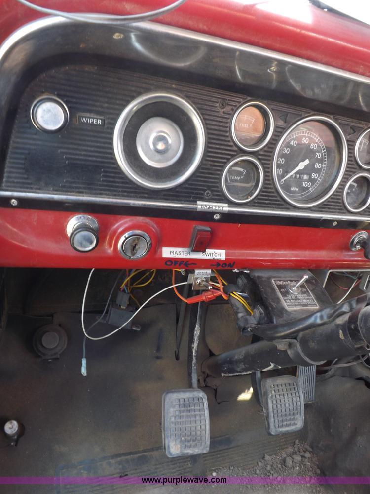 image for item H1869 1974 Ford F750 brush fire truck