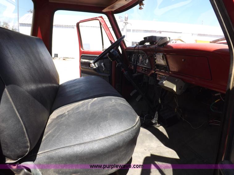 image for item H1869 1974 Ford F750 brush fire truck