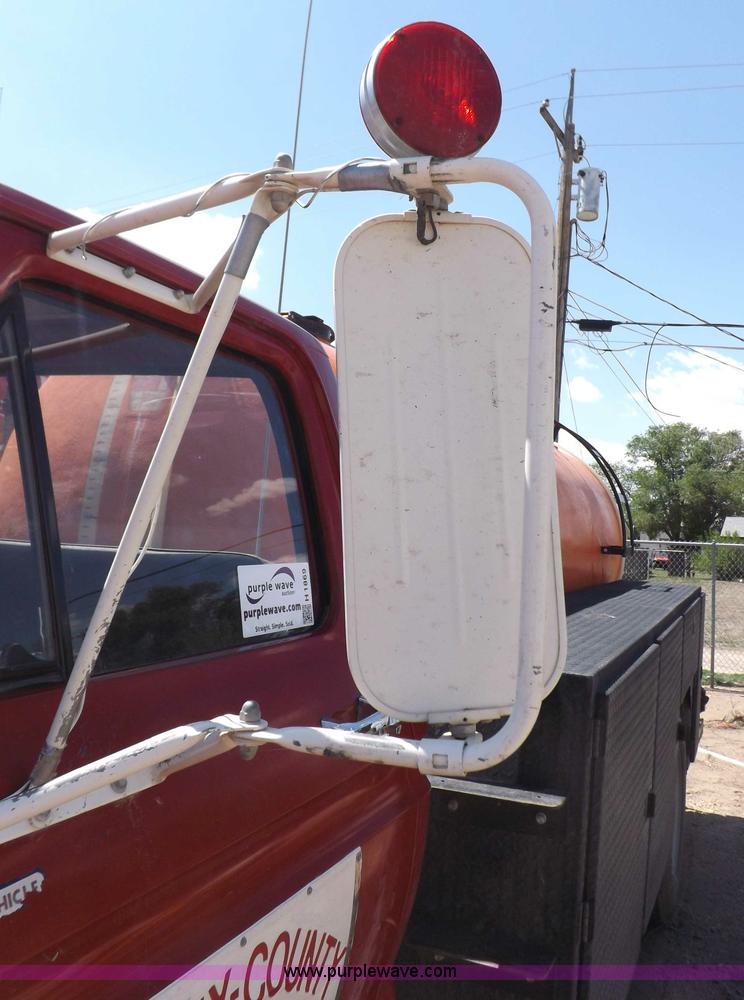 image for item H1869 1974 Ford F750 brush fire truck