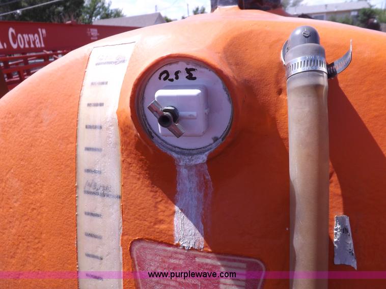 image for item H1869 1974 Ford F750 brush fire truck