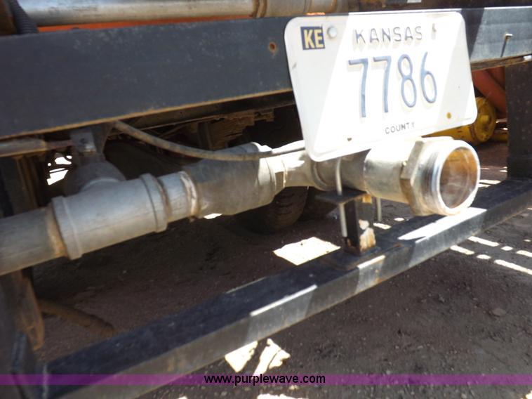 image for item H1869 1974 Ford F750 brush fire truck