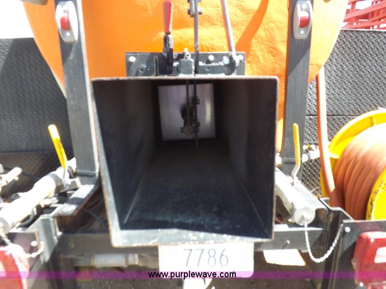 image for item H1869 1974 Ford F750 brush fire truck