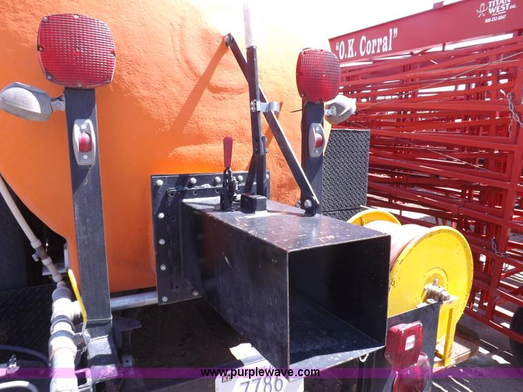 image for item H1869 1974 Ford F750 brush fire truck