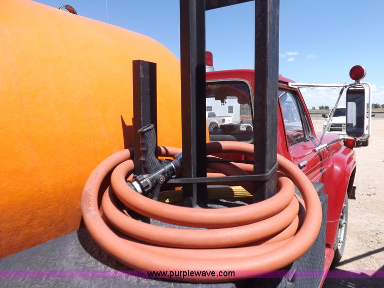 image for item H1869 1974 Ford F750 brush fire truck