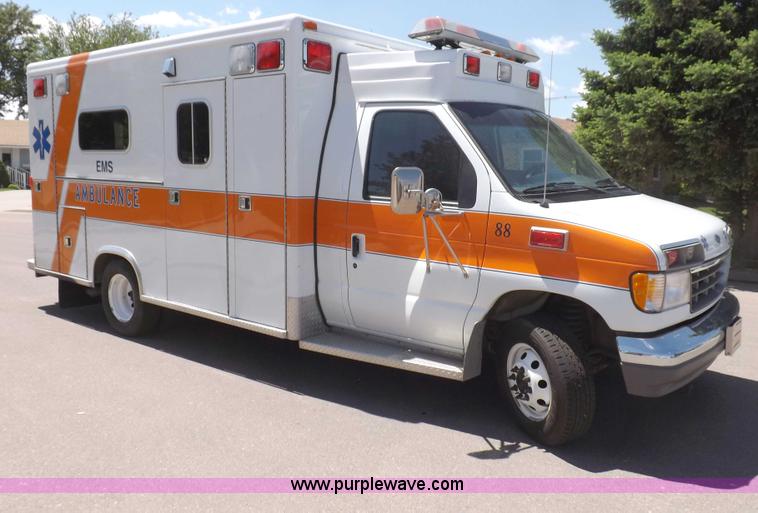 image for item H1871 1992 Ford Econoline E350 ambulance
