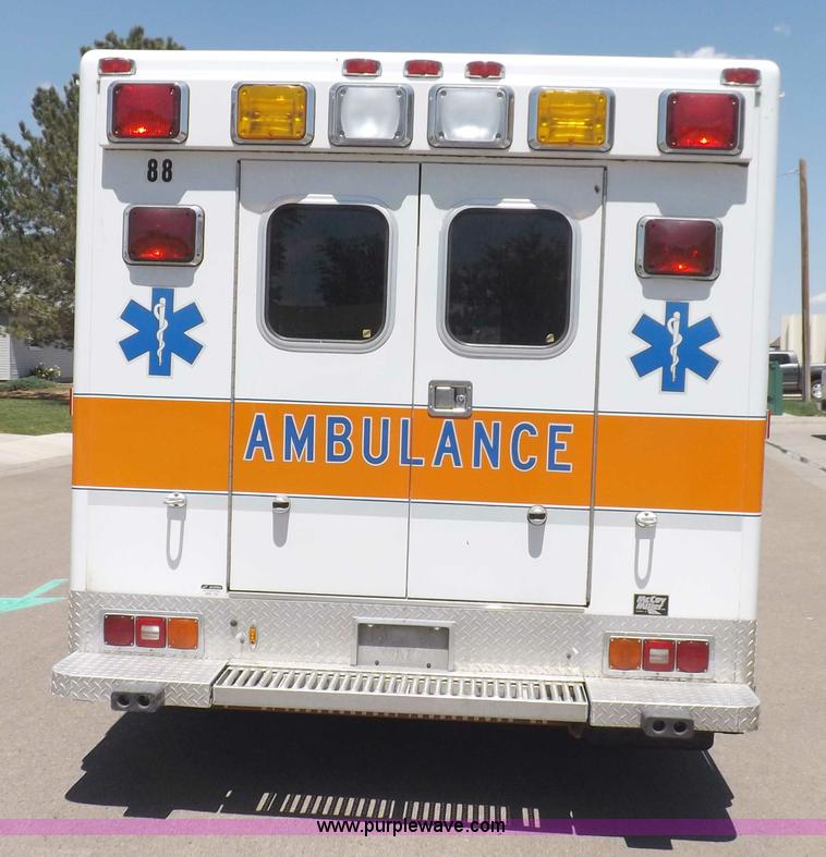 image for item H1871 1992 Ford Econoline E350 ambulance