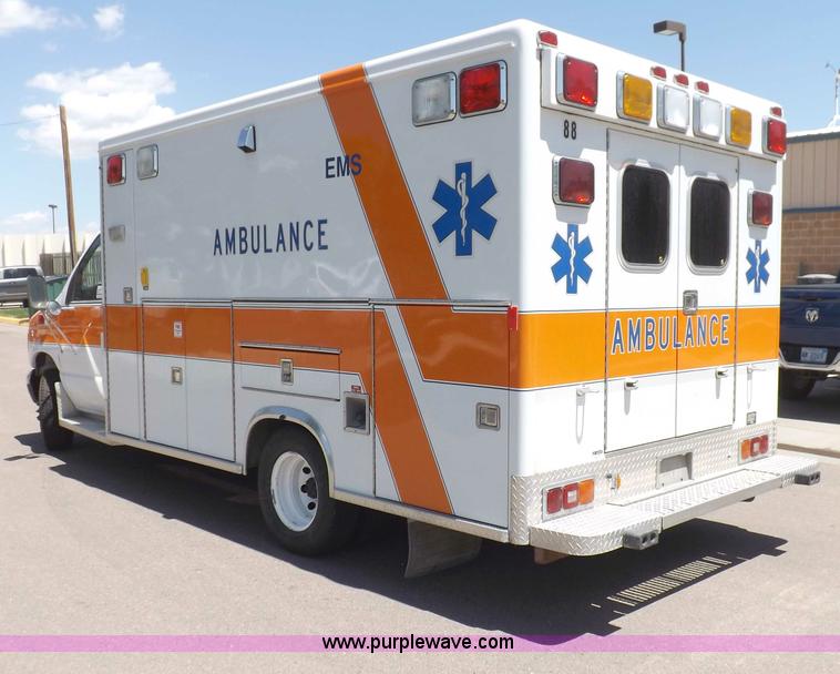 image for item H1871 1992 Ford Econoline E350 ambulance