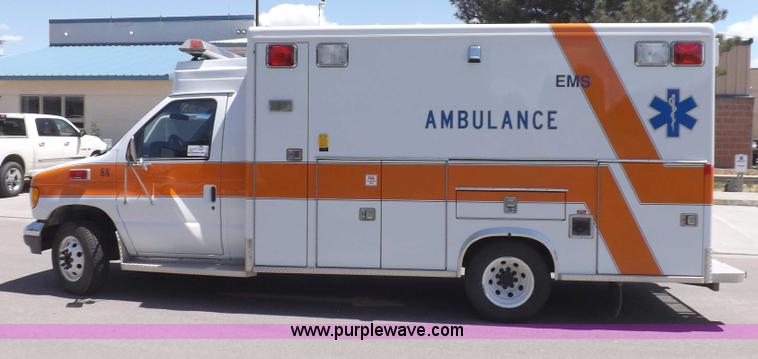 image for item H1871 1992 Ford Econoline E350 ambulance