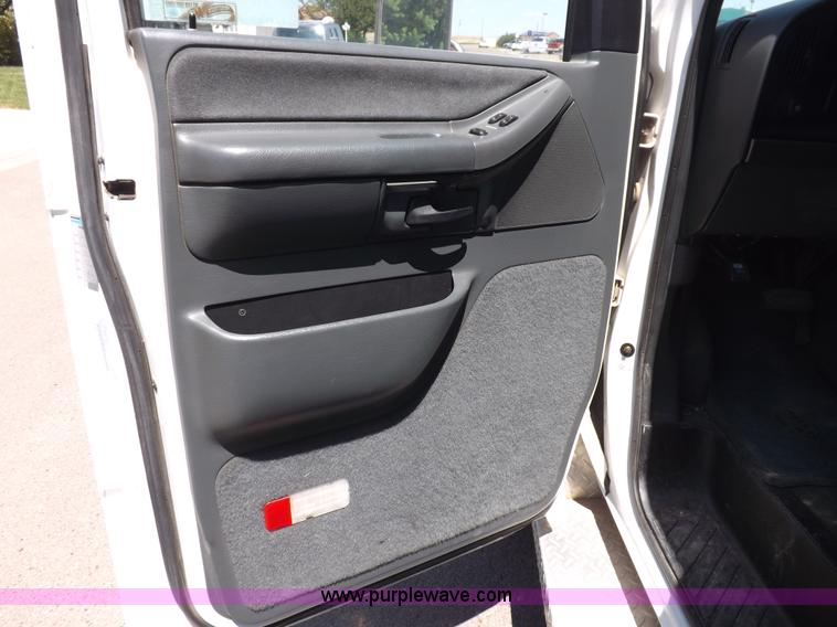 image for item H1871 1992 Ford Econoline E350 ambulance