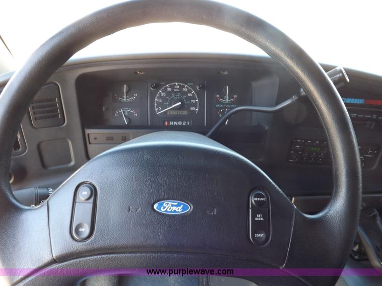 image for item H1871 1992 Ford Econoline E350 ambulance