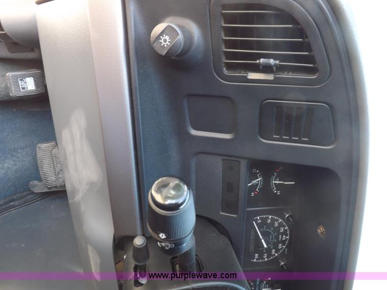 image for item H1871 1992 Ford Econoline E350 ambulance