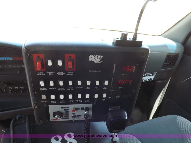 image for item H1871 1992 Ford Econoline E350 ambulance