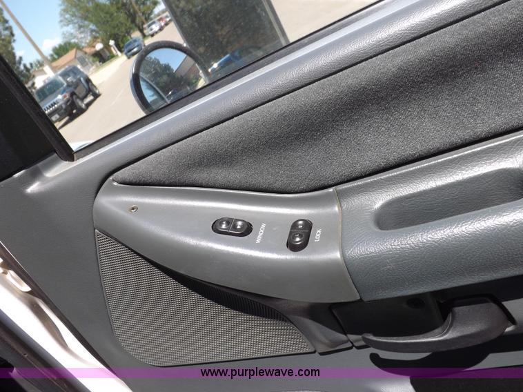 image for item H1871 1992 Ford Econoline E350 ambulance