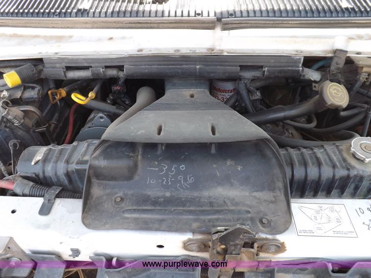 image for item H1871 1992 Ford Econoline E350 ambulance