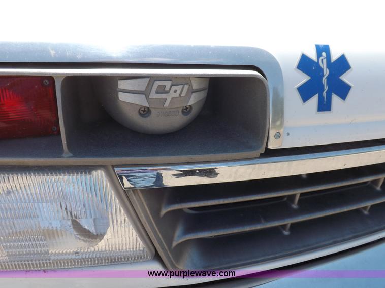 image for item H1871 1992 Ford Econoline E350 ambulance