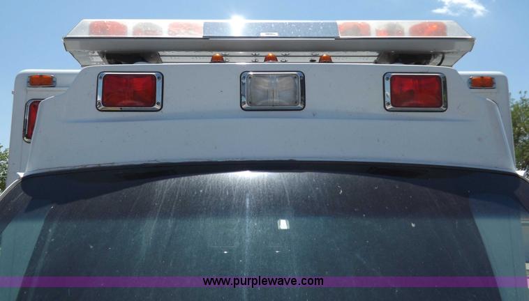 image for item H1871 1992 Ford Econoline E350 ambulance