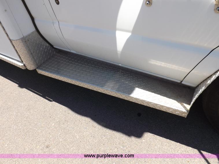 image for item H1871 1992 Ford Econoline E350 ambulance