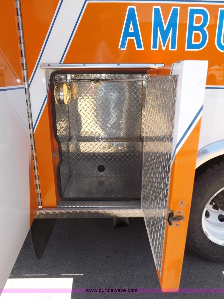 image for item H1871 1992 Ford Econoline E350 ambulance
