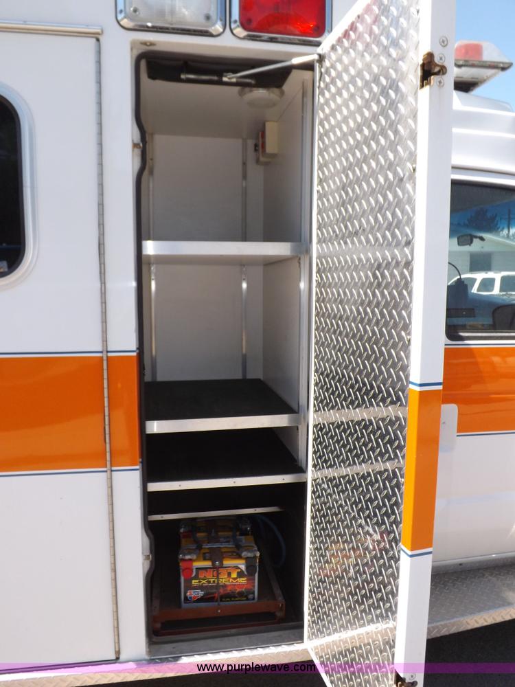image for item H1871 1992 Ford Econoline E350 ambulance