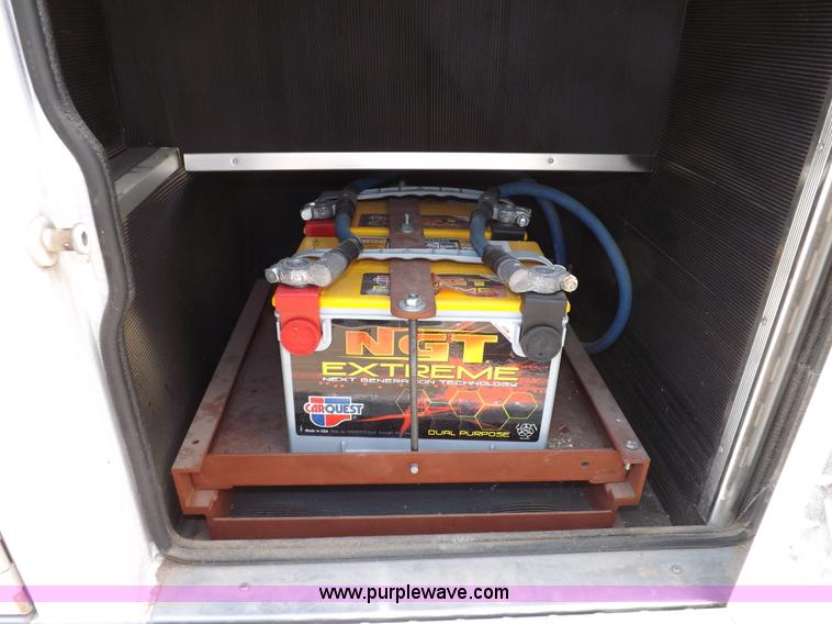 image for item H1871 1992 Ford Econoline E350 ambulance