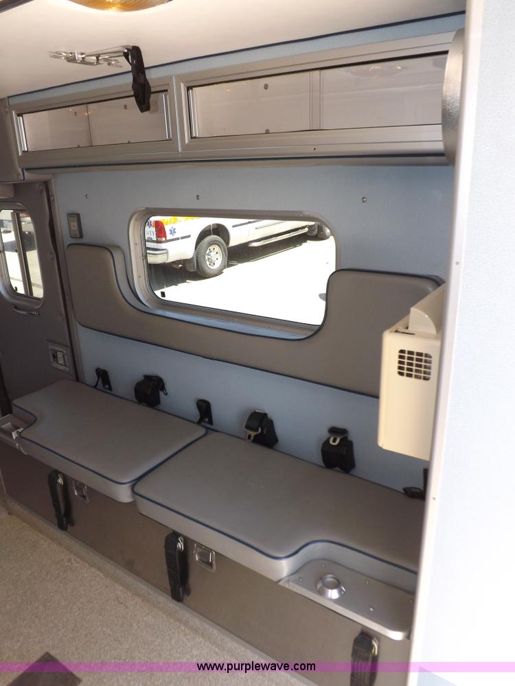image for item H1871 1992 Ford Econoline E350 ambulance