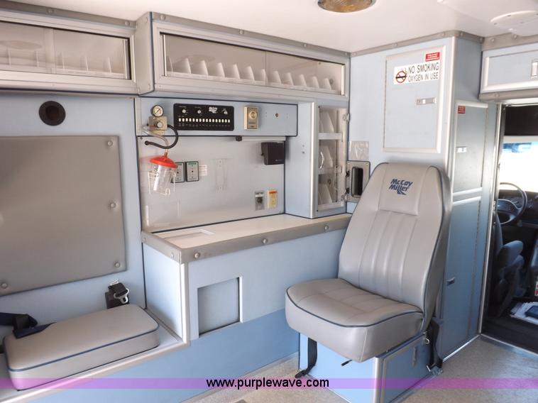 image for item H1871 1992 Ford Econoline E350 ambulance